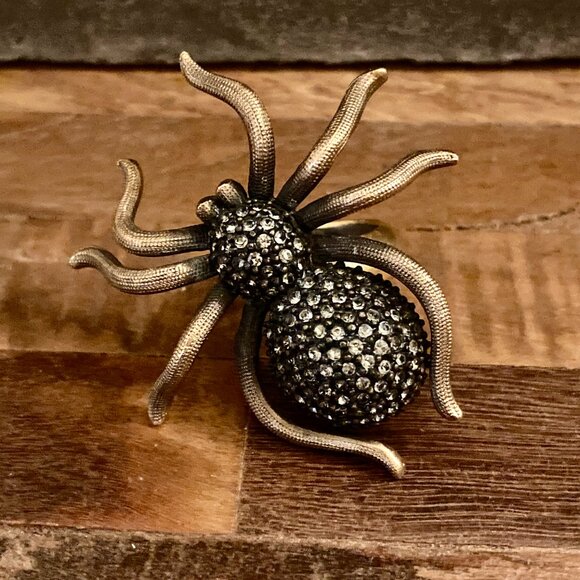 V. RARE 90's Linda Levinson Matte Gold, Rhinestone & Garnet Spider Ring, signed. - Picture 1 of 11
